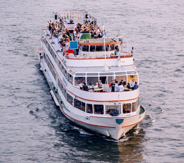 Crucero recorriendo la escalera nautica del Mar de Cortés