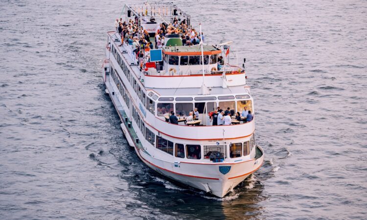 Crucero recorriendo la escalera nautica del Mar de Cortés